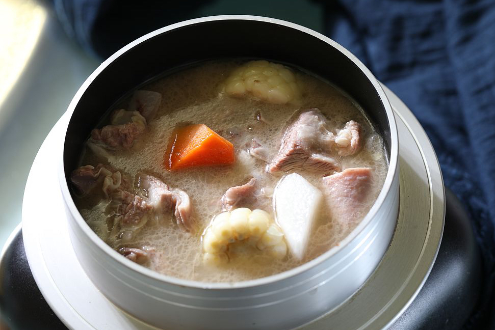 羊肉炖胡萝卜的做法(羊肉炖胡萝卜的做法家常做法窍门)